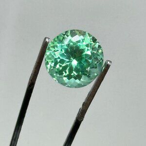 STUNNING Certified Green Sapphire
